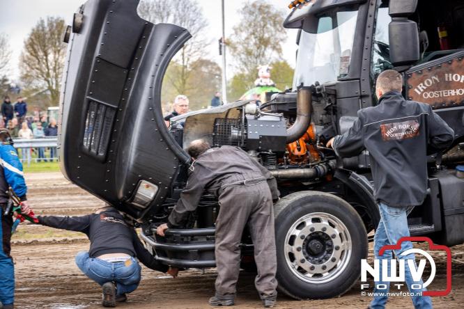 NTTO Tractorpulling, samen met de STVO oldtimerdag en markt bij loonbedrijf van de Put zorgen voor veelzijdige zaterdag vol spektakel. - &copy; NWVFoto.nl