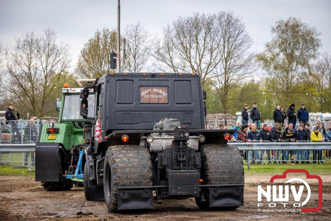 NTTO Tractorpulling, samen met de STVO oldtimerdag en markt bij loonbedrijf van de Put zorgen voor veelzijdige zaterdag vol spektakel. - &copy; NWVFoto.nl