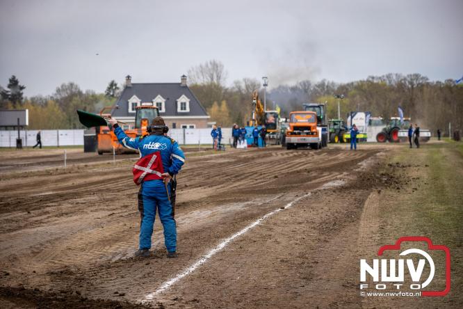 NTTO Tractorpulling, samen met de STVO oldtimerdag en markt bij loonbedrijf van de Put zorgen voor veelzijdige zaterdag vol spektakel. - &copy; NWVFoto.nl