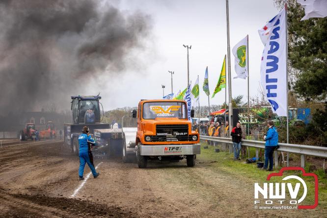 NTTO Tractorpulling, samen met de STVO oldtimerdag en markt bij loonbedrijf van de Put zorgen voor veelzijdige zaterdag vol spektakel. - &copy; NWVFoto.nl
