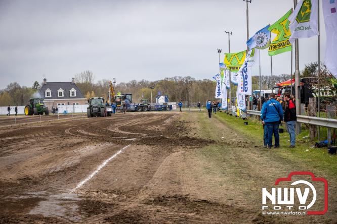 NTTO Tractorpulling, samen met de STVO oldtimerdag en markt bij loonbedrijf van de Put zorgen voor veelzijdige zaterdag vol spektakel. - &copy; NWVFoto.nl