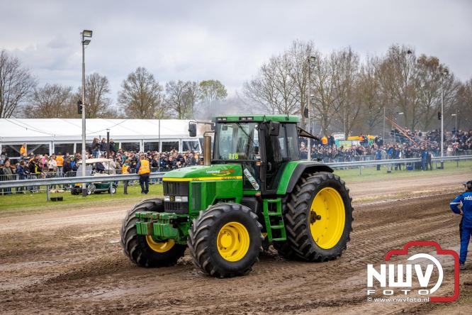NTTO Tractorpulling, samen met de STVO oldtimerdag en markt bij loonbedrijf van de Put zorgen voor veelzijdige zaterdag vol spektakel. - &copy; NWVFoto.nl
