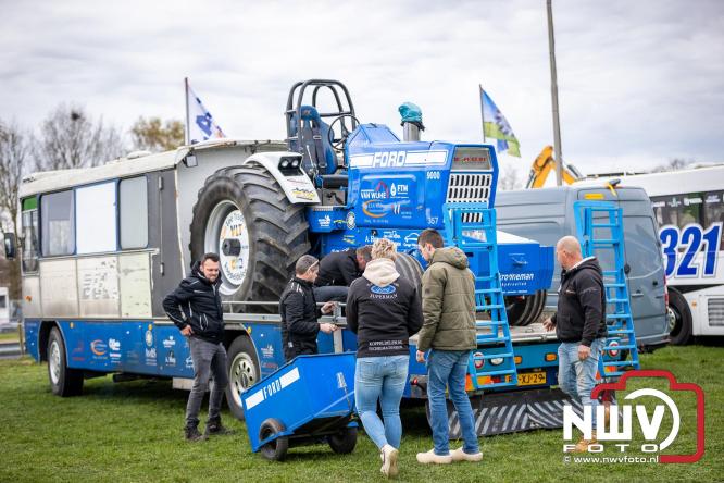 NTTO Tractorpulling, samen met de STVO oldtimerdag en markt bij loonbedrijf van de Put zorgen voor veelzijdige zaterdag vol spektakel. - &copy; NWVFoto.nl