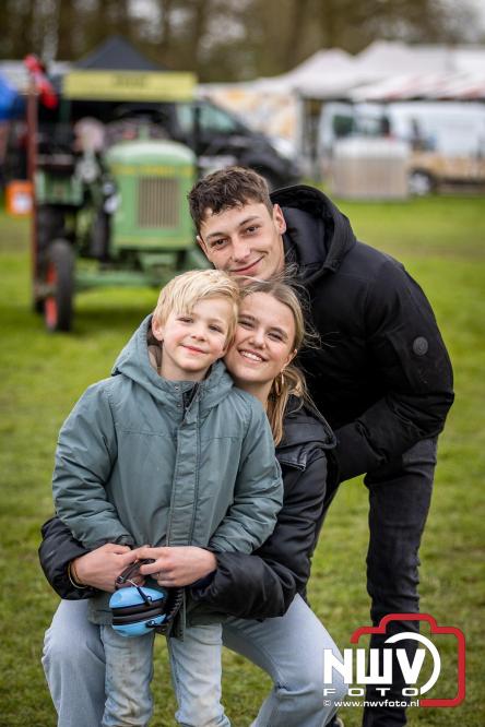 NTTO Tractorpulling, samen met de STVO oldtimerdag en markt bij loonbedrijf van de Put zorgen voor veelzijdige zaterdag vol spektakel. - &copy; NWVFoto.nl
