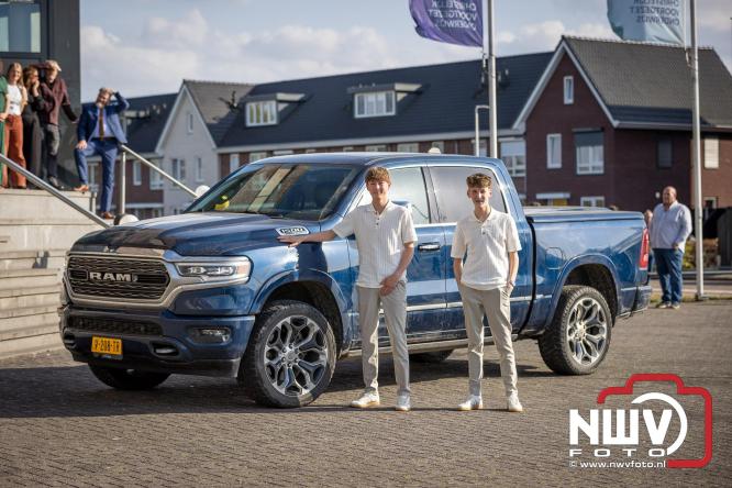 Spectaculaire aankomst en stijlvolle avond tijdens Gala Nuborgh College Oostenlicht 2026 - &copy; NWVFoto.nl