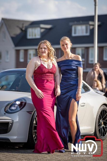 Spectaculaire aankomst en stijlvolle avond tijdens Gala Nuborgh College Oostenlicht 2026 - &copy; NWVFoto.nl