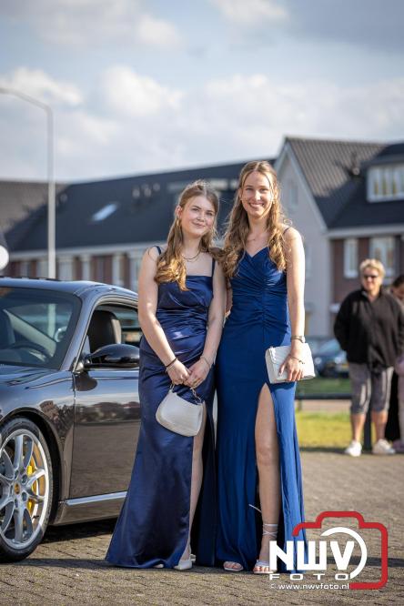 Spectaculaire aankomst en stijlvolle avond tijdens Gala Nuborgh College Oostenlicht 2026 - &copy; NWVFoto.nl