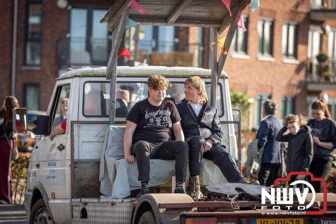 Spectaculaire aankomst en stijlvolle avond tijdens Gala Nuborgh College Oostenlicht 2026 - &copy; NWVFoto.nl