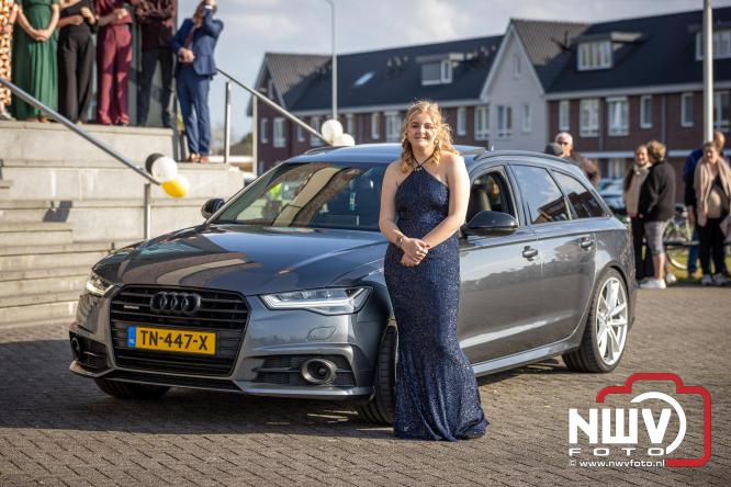 Spectaculaire aankomst en stijlvolle avond tijdens Gala Nuborgh College Oostenlicht 2026 - &copy; NWVFoto.nl