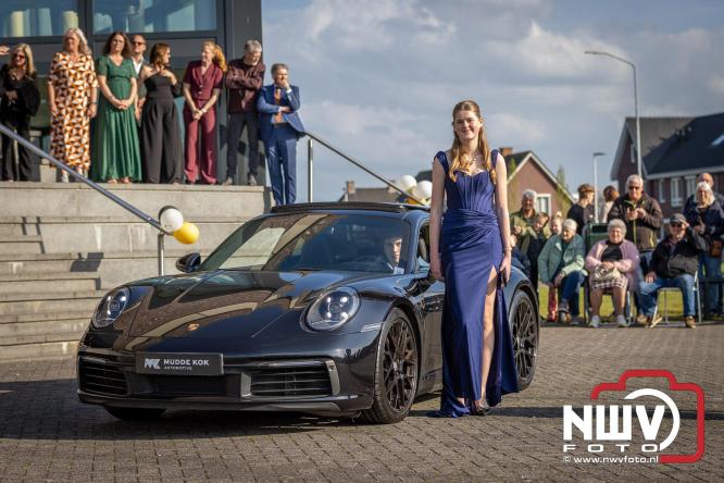 Spectaculaire aankomst en stijlvolle avond tijdens Gala Nuborgh College Oostenlicht 2026 - &copy; NWVFoto.nl