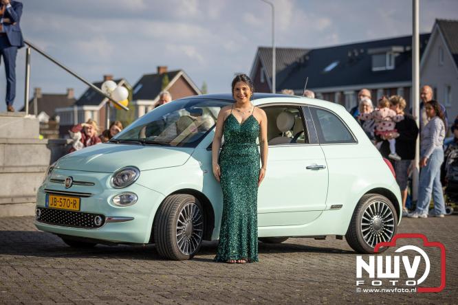 Spectaculaire aankomst en stijlvolle avond tijdens Gala Nuborgh College Oostenlicht 2026 - &copy; NWVFoto.nl