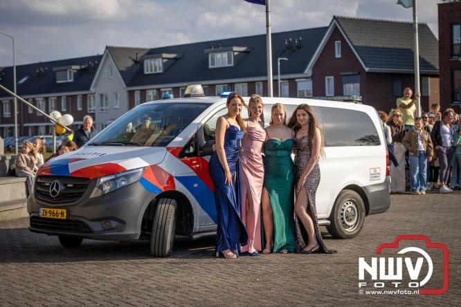 Spectaculaire aankomst en stijlvolle avond tijdens Gala Nuborgh College Oostenlicht 2026 - &copy; NWVFoto.nl