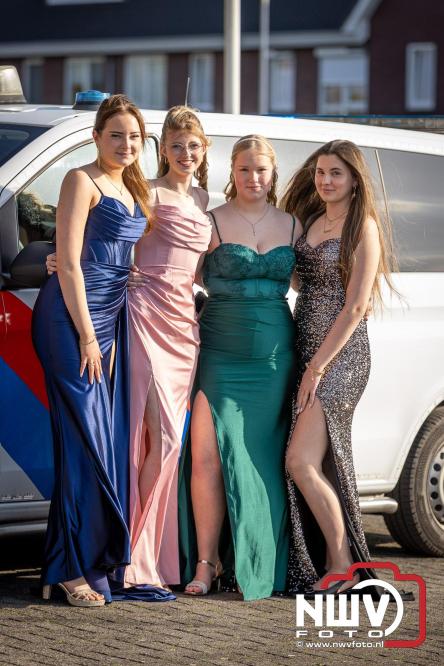 Spectaculaire aankomst en stijlvolle avond tijdens Gala Nuborgh College Oostenlicht 2026 - &copy; NWVFoto.nl