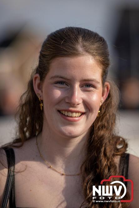 Spectaculaire aankomst en stijlvolle avond tijdens Gala Nuborgh College Oostenlicht 2026 - &copy; NWVFoto.nl