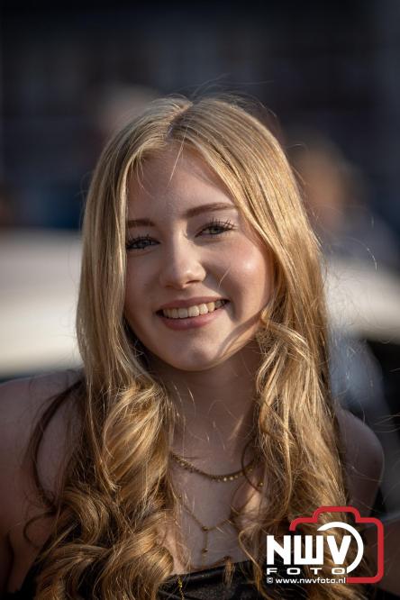 Spectaculaire aankomst en stijlvolle avond tijdens Gala Nuborgh College Oostenlicht 2026 - &copy; NWVFoto.nl