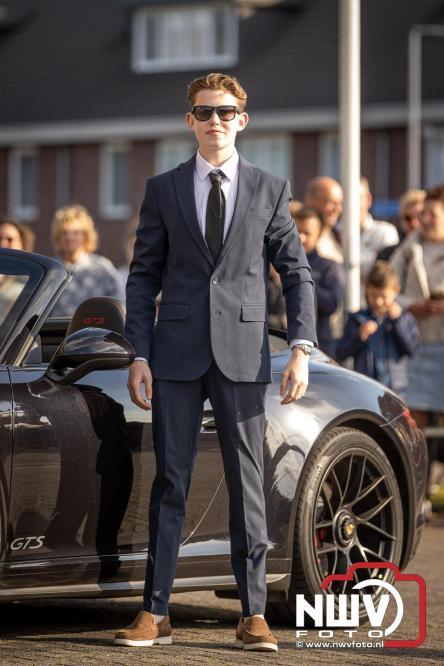 Spectaculaire aankomst en stijlvolle avond tijdens Gala Nuborgh College Oostenlicht 2026 - &copy; NWVFoto.nl