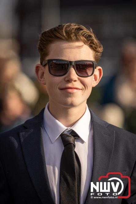 Spectaculaire aankomst en stijlvolle avond tijdens Gala Nuborgh College Oostenlicht 2026 - &copy; NWVFoto.nl