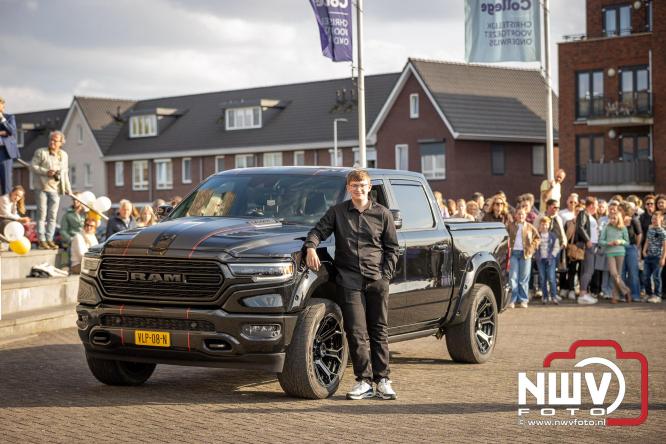 Spectaculaire aankomst en stijlvolle avond tijdens Gala Nuborgh College Oostenlicht 2026 - &copy; NWVFoto.nl