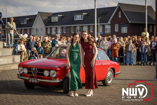 Spectaculaire aankomst en stijlvolle avond tijdens Gala Nuborgh College Oostenlicht 2026 - &copy; NWVFoto.nl
