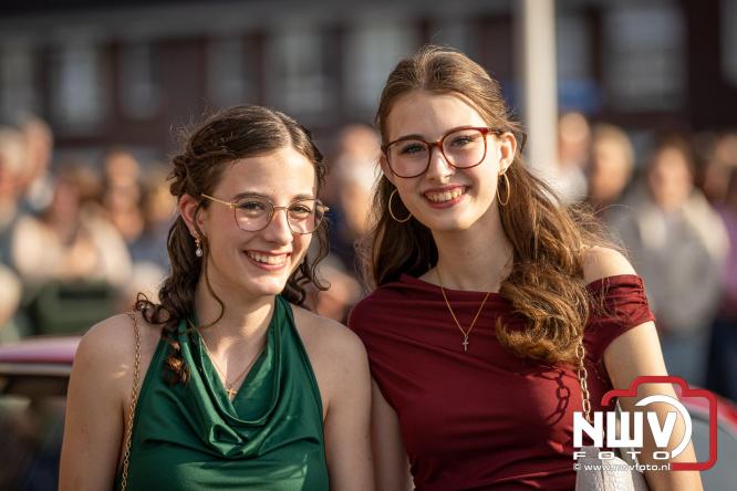Spectaculaire aankomst en stijlvolle avond tijdens Gala Nuborgh College Oostenlicht 2026 - &copy; NWVFoto.nl