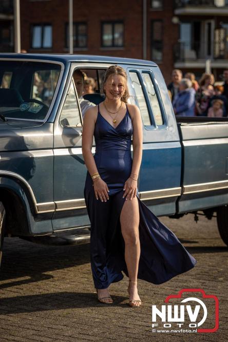 Spectaculaire aankomst en stijlvolle avond tijdens Gala Nuborgh College Oostenlicht 2026 - &copy; NWVFoto.nl