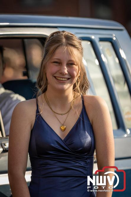 Spectaculaire aankomst en stijlvolle avond tijdens Gala Nuborgh College Oostenlicht 2026 - &copy; NWVFoto.nl