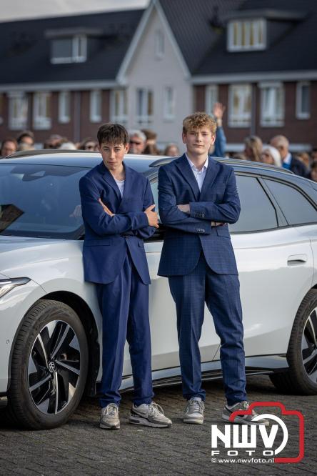 Spectaculaire aankomst en stijlvolle avond tijdens Gala Nuborgh College Oostenlicht 2026 - &copy; NWVFoto.nl