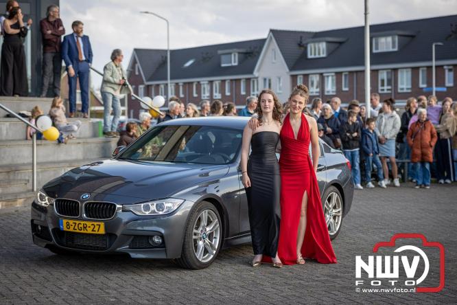 Spectaculaire aankomst en stijlvolle avond tijdens Gala Nuborgh College Oostenlicht 2026 - &copy; NWVFoto.nl
