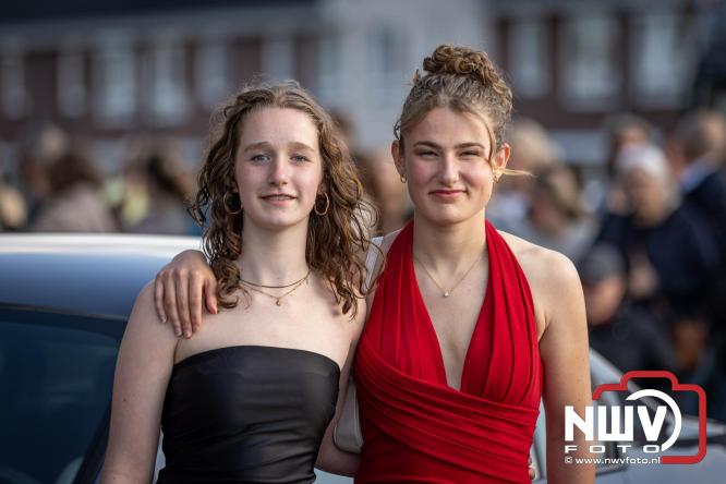 Spectaculaire aankomst en stijlvolle avond tijdens Gala Nuborgh College Oostenlicht 2026 - &copy; NWVFoto.nl