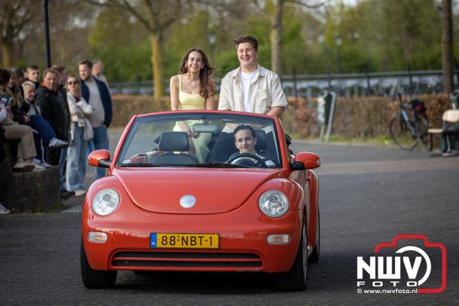 Spectaculaire aankomst en stijlvolle avond tijdens Gala Nuborgh College Oostenlicht 2026 - &copy; NWVFoto.nl