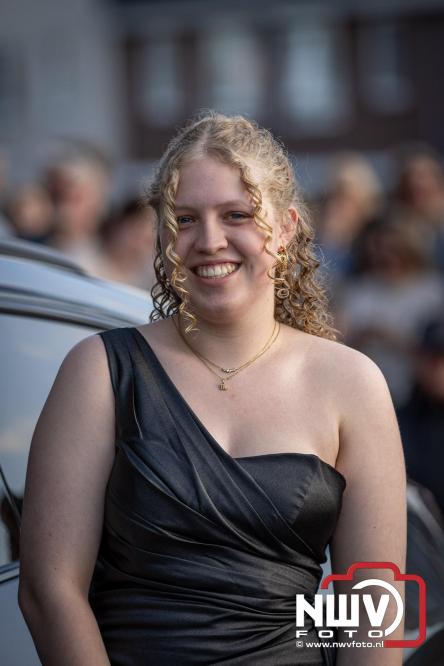 Spectaculaire aankomst en stijlvolle avond tijdens Gala Nuborgh College Oostenlicht 2026 - &copy; NWVFoto.nl