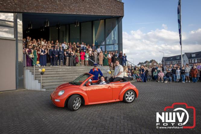 Spectaculaire aankomst en stijlvolle avond tijdens Gala Nuborgh College Oostenlicht 2026 - &copy; NWVFoto.nl