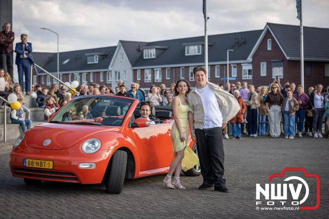 Spectaculaire aankomst en stijlvolle avond tijdens Gala Nuborgh College Oostenlicht 2026 - &copy; NWVFoto.nl
