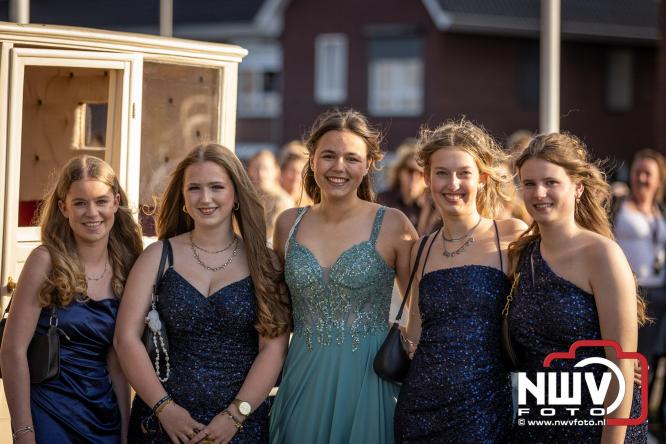 Spectaculaire aankomst en stijlvolle avond tijdens Gala Nuborgh College Oostenlicht 2026 - &copy; NWVFoto.nl