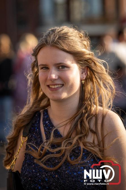 Spectaculaire aankomst en stijlvolle avond tijdens Gala Nuborgh College Oostenlicht 2026 - &copy; NWVFoto.nl