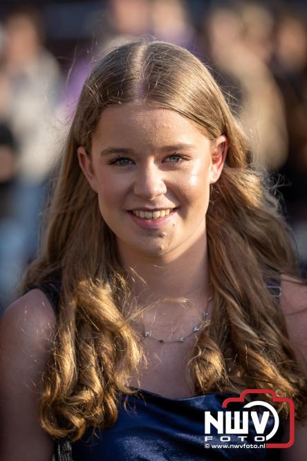 Spectaculaire aankomst en stijlvolle avond tijdens Gala Nuborgh College Oostenlicht 2026 - &copy; NWVFoto.nl