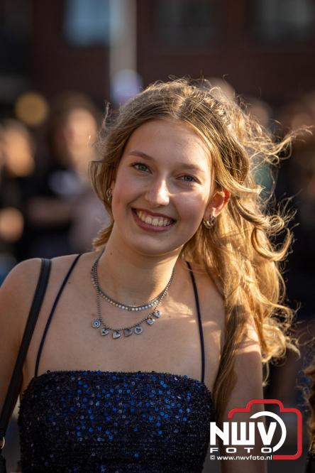 Spectaculaire aankomst en stijlvolle avond tijdens Gala Nuborgh College Oostenlicht 2026 - &copy; NWVFoto.nl