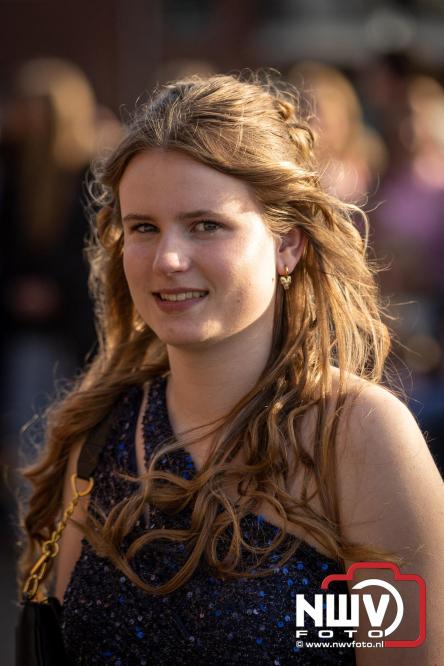 Spectaculaire aankomst en stijlvolle avond tijdens Gala Nuborgh College Oostenlicht 2026 - &copy; NWVFoto.nl