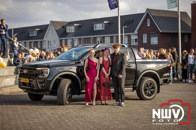 Spectaculaire aankomst en stijlvolle avond tijdens Gala Nuborgh College Oostenlicht 2026 - &copy; NWVFoto.nl