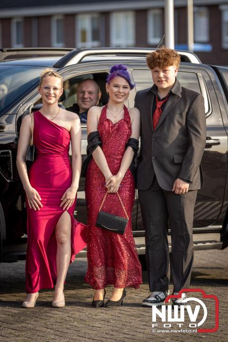 Spectaculaire aankomst en stijlvolle avond tijdens Gala Nuborgh College Oostenlicht 2026 - &copy; NWVFoto.nl