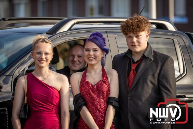 Spectaculaire aankomst en stijlvolle avond tijdens Gala Nuborgh College Oostenlicht 2026 - &copy; NWVFoto.nl