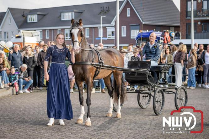 Spectaculaire aankomst en stijlvolle avond tijdens Gala Nuborgh College Oostenlicht 2026 - &copy; NWVFoto.nl
