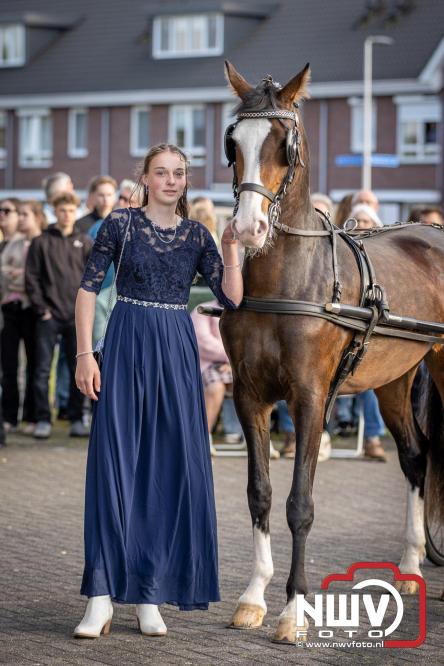 Spectaculaire aankomst en stijlvolle avond tijdens Gala Nuborgh College Oostenlicht 2026 - &copy; NWVFoto.nl