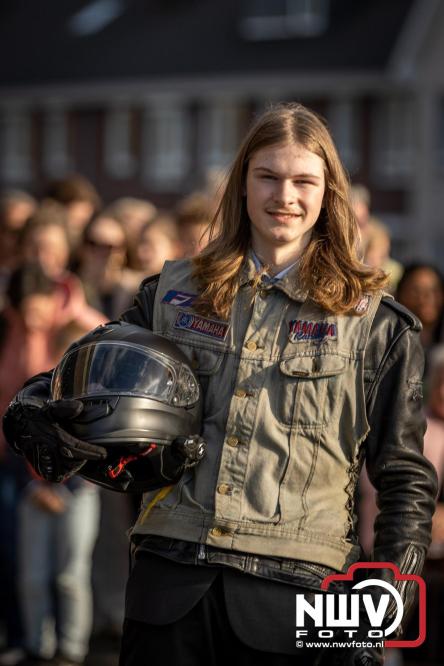 Spectaculaire aankomst en stijlvolle avond tijdens Gala Nuborgh College Oostenlicht 2026 - &copy; NWVFoto.nl