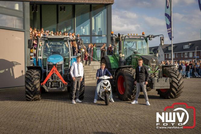 Spectaculaire aankomst en stijlvolle avond tijdens Gala Nuborgh College Oostenlicht 2026 - &copy; NWVFoto.nl