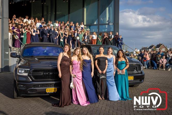 Spectaculaire aankomst en stijlvolle avond tijdens Gala Nuborgh College Oostenlicht 2026 - &copy; NWVFoto.nl