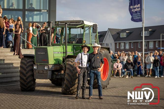 Spectaculaire aankomst en stijlvolle avond tijdens Gala Nuborgh College Oostenlicht 2026 - &copy; NWVFoto.nl