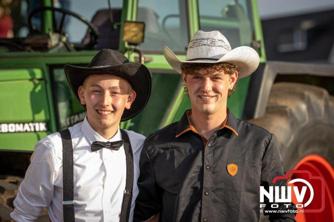 Spectaculaire aankomst en stijlvolle avond tijdens Gala Nuborgh College Oostenlicht 2026 - &copy; NWVFoto.nl