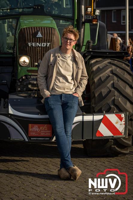 Spectaculaire aankomst en stijlvolle avond tijdens Gala Nuborgh College Oostenlicht 2026 - &copy; NWVFoto.nl