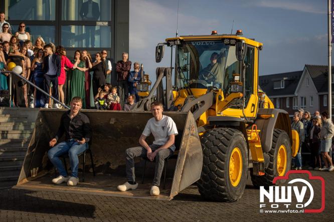 Spectaculaire aankomst en stijlvolle avond tijdens Gala Nuborgh College Oostenlicht 2026 - &copy; NWVFoto.nl